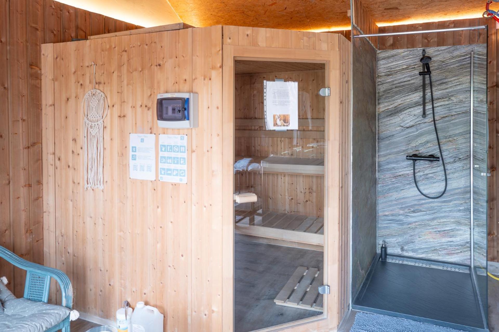 Chalet La Calougeotte, Jardin, Spa Et Sauna Prives Le Ménil Exteriör bild