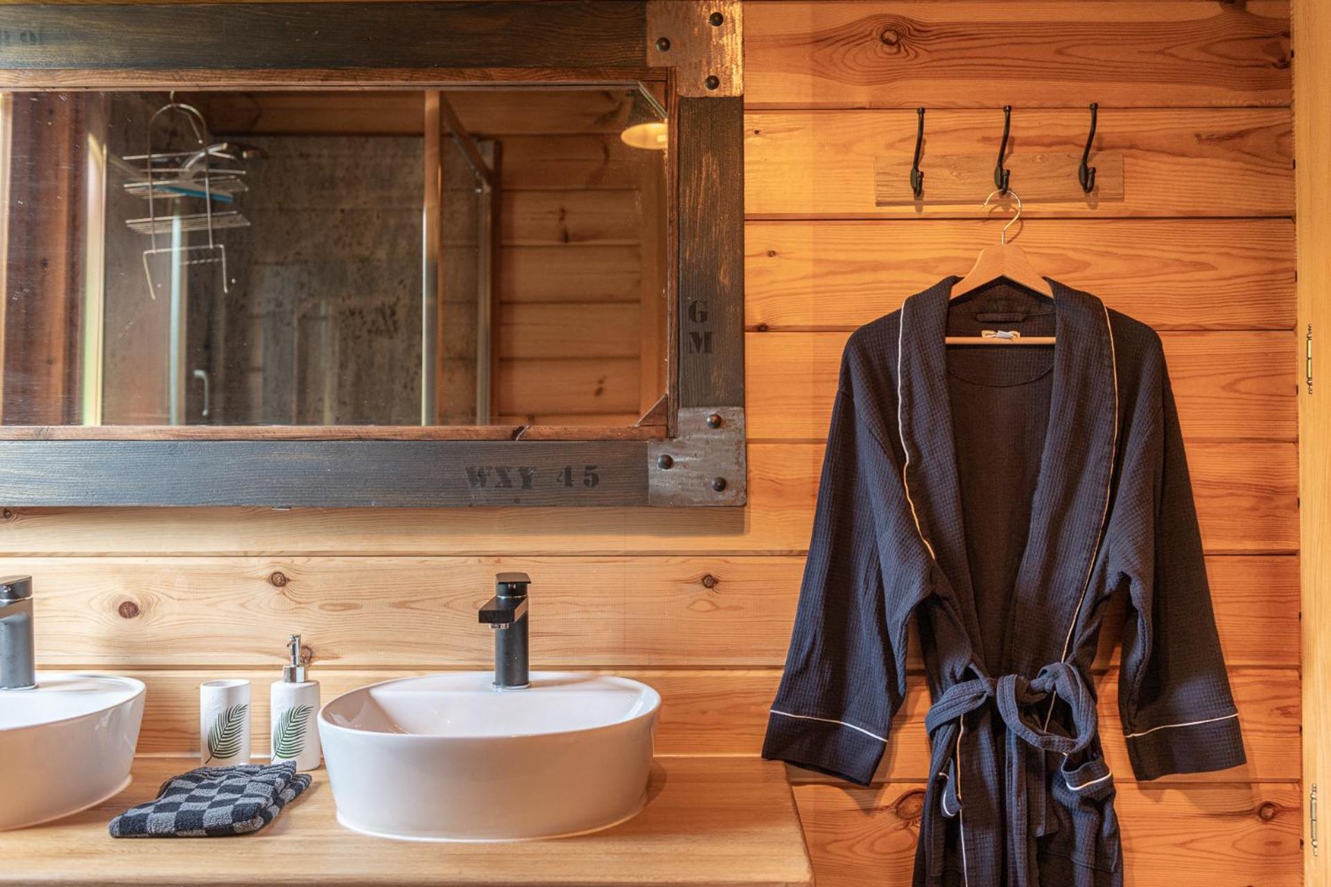 Chalet La Calougeotte, Jardin, Spa Et Sauna Prives Le Ménil Exteriör bild